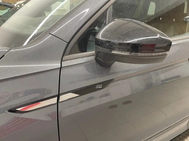 Volkswagen Tiguan IQ.Drive R-Line Style