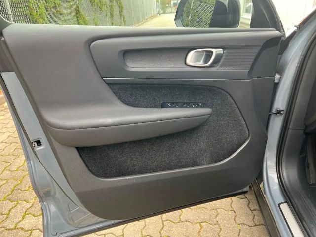 Volvo XC40 Core Recharge