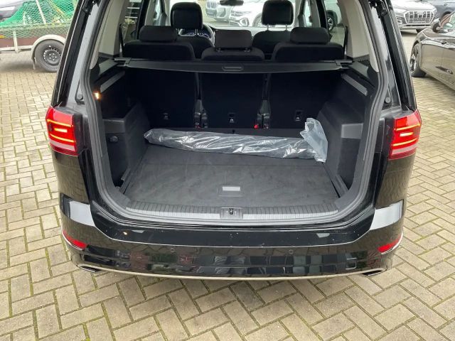 Volkswagen Touran 1.5 TSI DSG R-Line