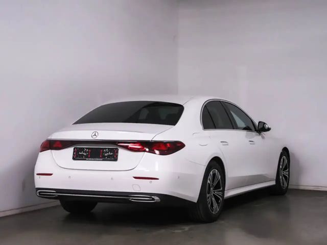 Mercedes-Benz E 200 4MATIC AVANTGARDE Sedan