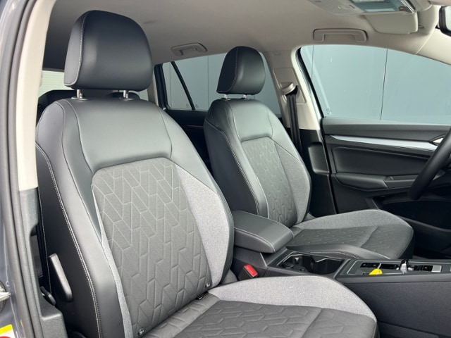 Volkswagen Golf 1.5 eTSI DSG Golf VIII Variant