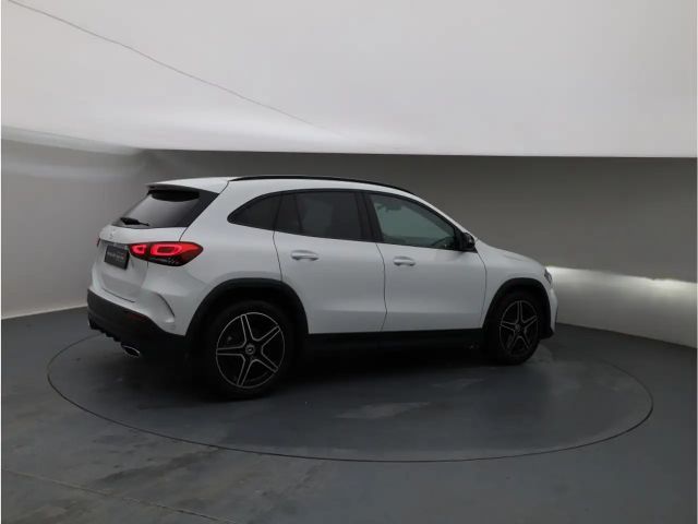 Mercedes-Benz GLA 200 AMG Line