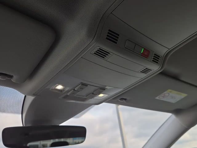 Volkswagen Touran 1.5 TSI DSG IQ.Drive