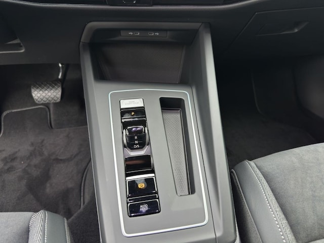 Volkswagen Golf 1.5 TSI DSG Life Variant