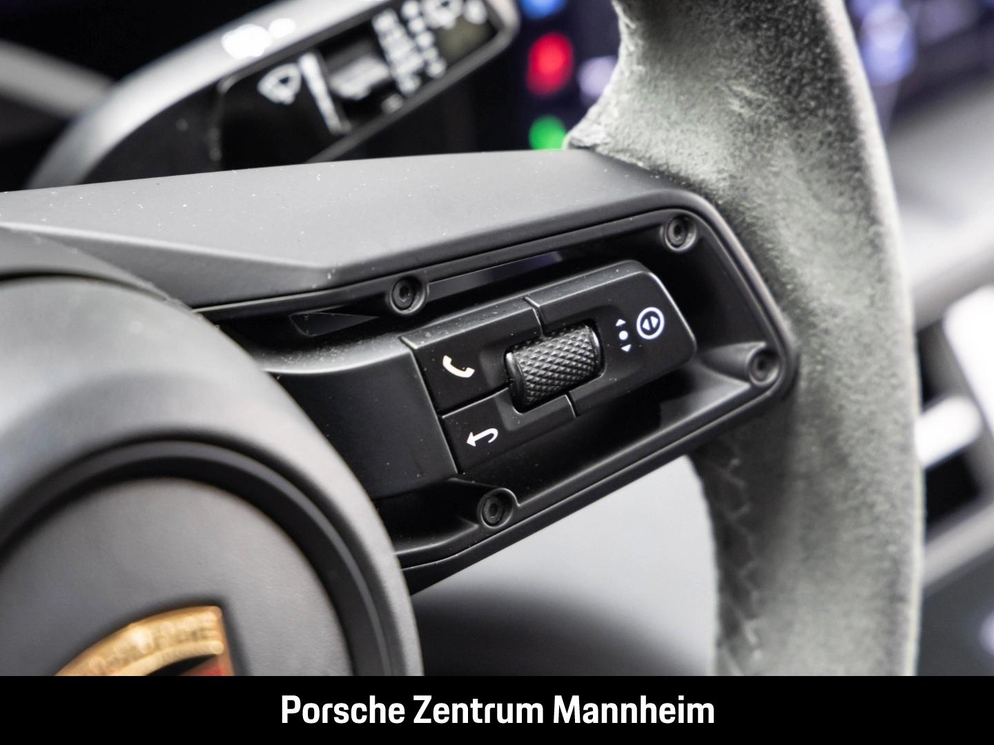 Porsche Taycan 4S Cross Turismo