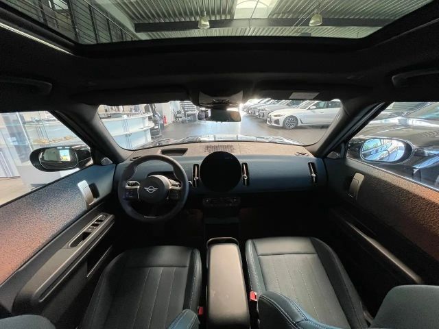 MINI Cooper Countryman C Favoured Trim Paket XL / 19 Zoll