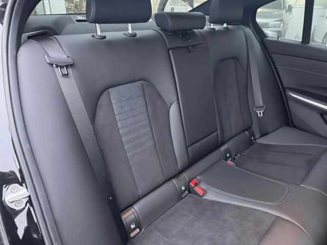 BMW 320 320d M-Sport Sedan xDrive