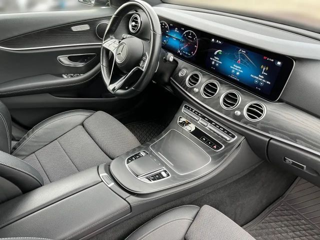 Mercedes-Benz E 220 AVANTGARDE E 220 d Estate