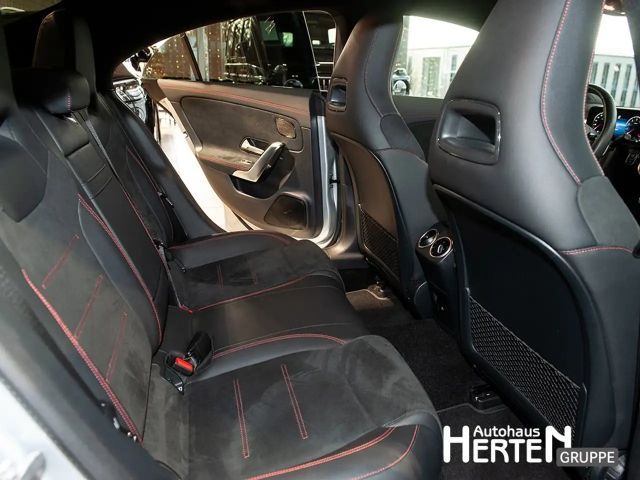 Mercedes-Benz CLA 200 AMG Line Coupé