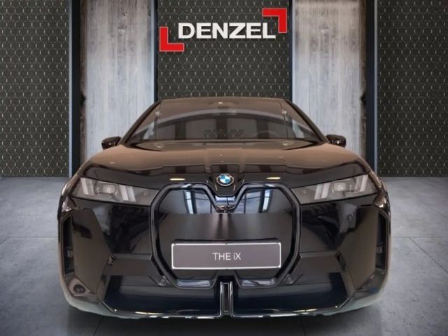 BMW iX xDrive45