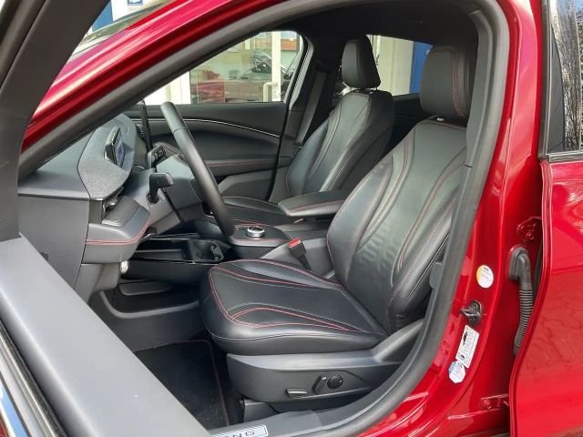 Ford Mustang Mach-E 75 kWh AWD