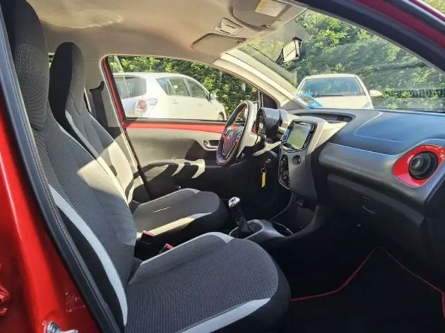 Toyota Aygo X Play Team D