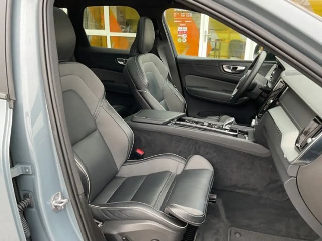 Volvo XC60 AWD Dark T8 Ultimate