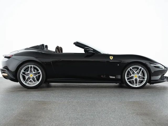 Ferrari Roma Spider