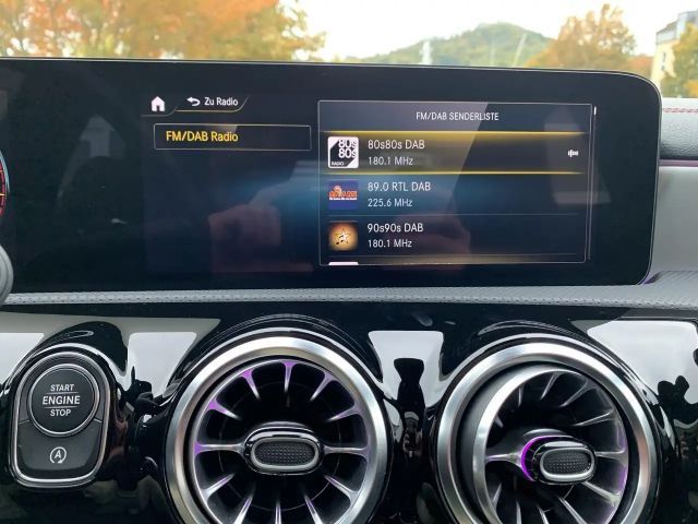 Mercedes-Benz CLA 200 AMG Line Sedan