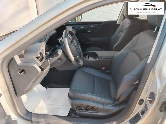 Lexus ES Business Line