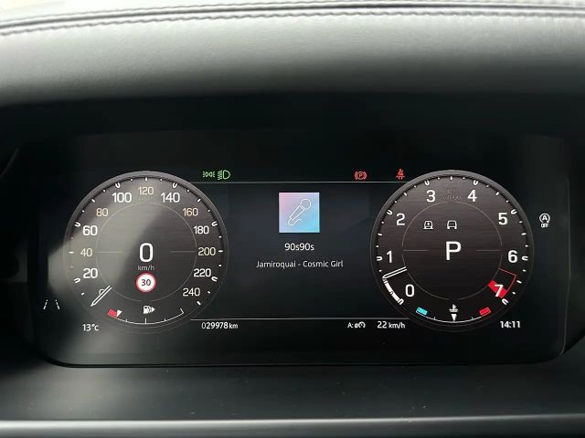 Land Rover Defender 110