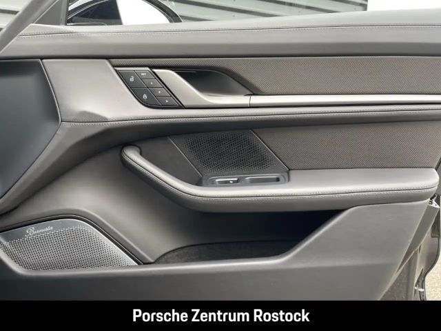 Porsche Taycan S Turbo