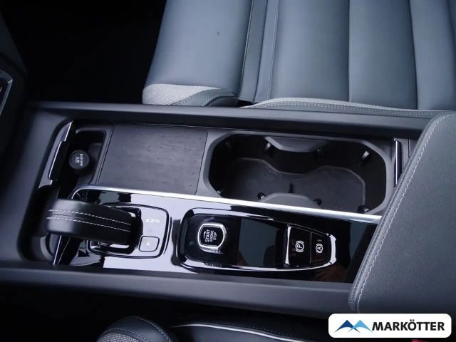 Volvo XC60 AWD R-Design Recharge