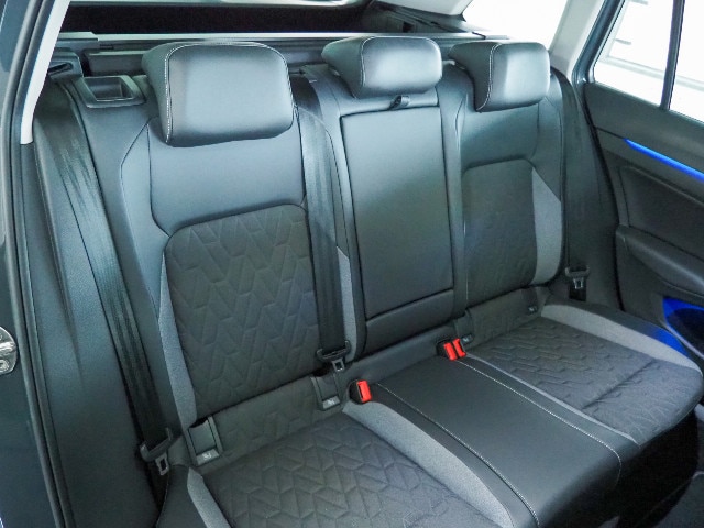 Volkswagen Golf 1.5 eTSI DSG Variant