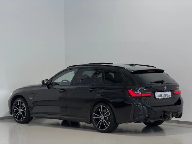 BMW 330 330e M-Sport xDrive