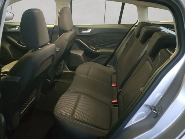 Ford Focus Cool & Connect EcoBoost Wagon