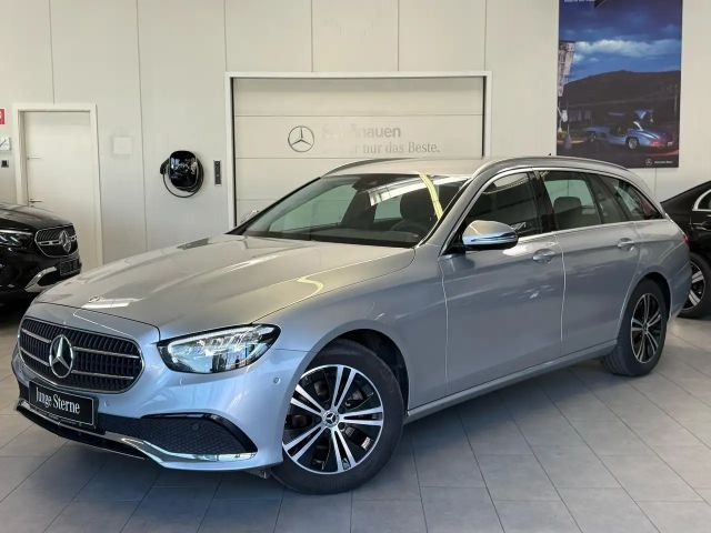 Mercedes-Benz E 220 AVANTGARDE E 220 d Estate
