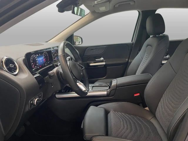 Mercedes-Benz B 200 Progressive Sedan