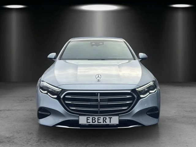 Mercedes-Benz E 400 4MATIC Sedan