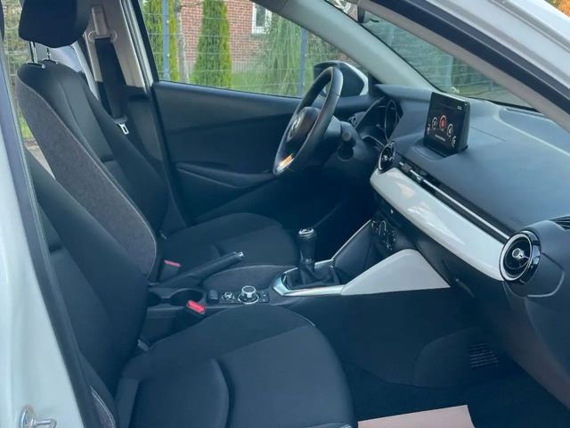 Mazda 2 Lim. Center-Line