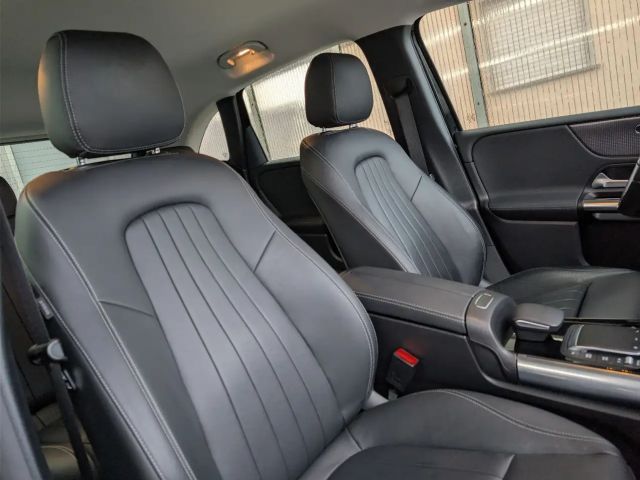 Mercedes-Benz B 200 B 200 d Progressive Sedan