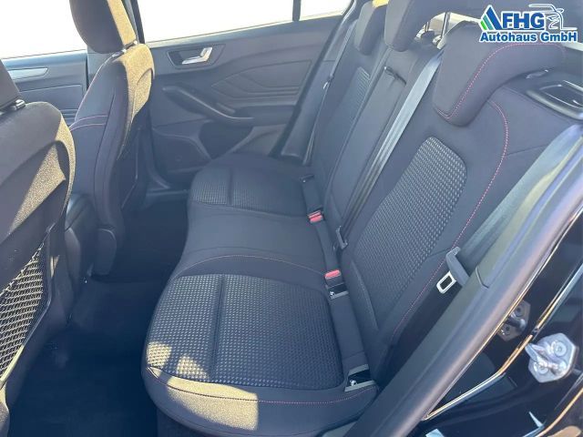 Ford Focus EcoBoost ST Line Style Wagon