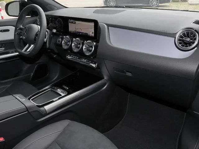 Mercedes-Benz GLA 220 4MATIC AMG Line