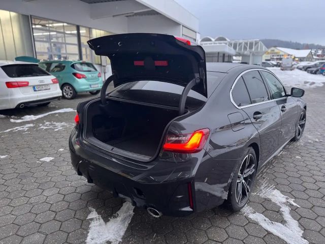 BMW 320 320d M-Sport Sedan xDrive