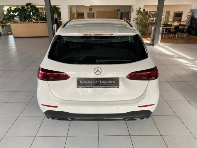 Mercedes-Benz B 200 Progressive Sedan