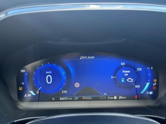 Ford Kuga Plug in Hybrid ST Line X