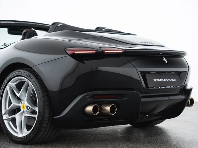 Ferrari Roma Spider