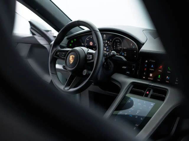 Porsche Taycan 4 Cross Turismo