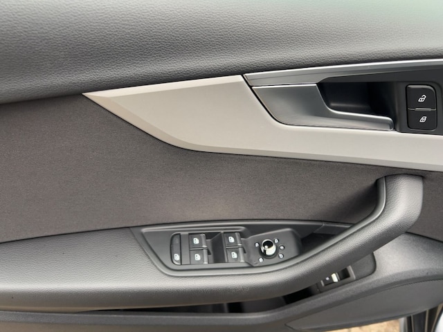 Audi A4 40 TFSI Avant Quattro S-Line S-Tronic