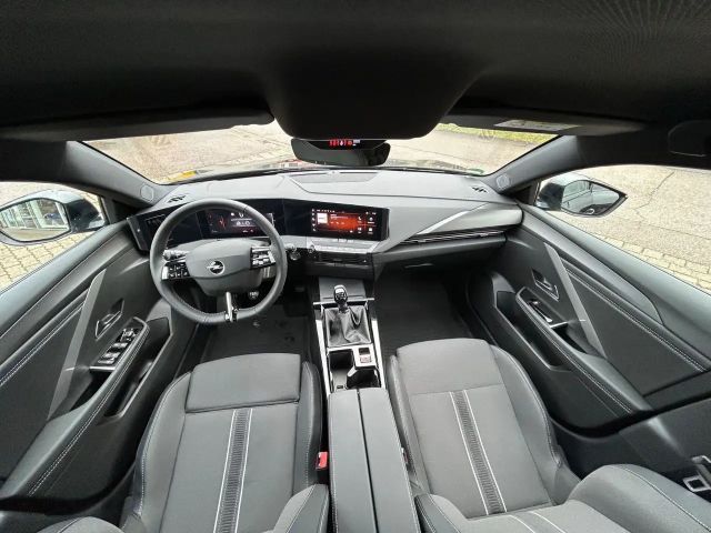 Opel Astra 1.2 Turbo Sports Tourer