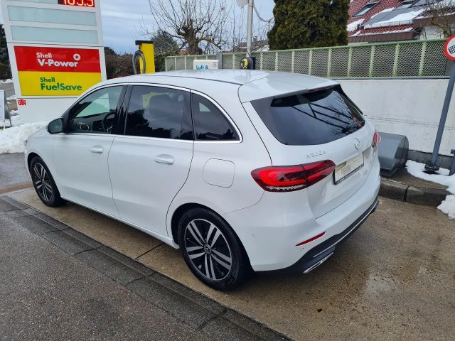 Mercedes-Benz B 200 B 200 d Business Line