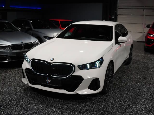 BMW 520 520d M-Sport Sedan xDrive