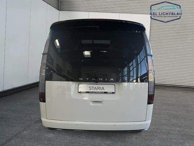 Hyundai Staria Signature