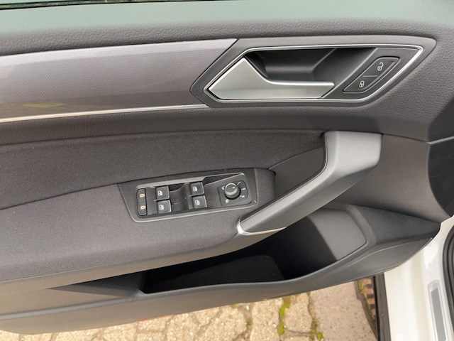 Volkswagen Touran Touran Highline 2,0 l TDI SCR 110 kW (150 PS) 7-Gang-Doppelkupplungsgetriebe DSG