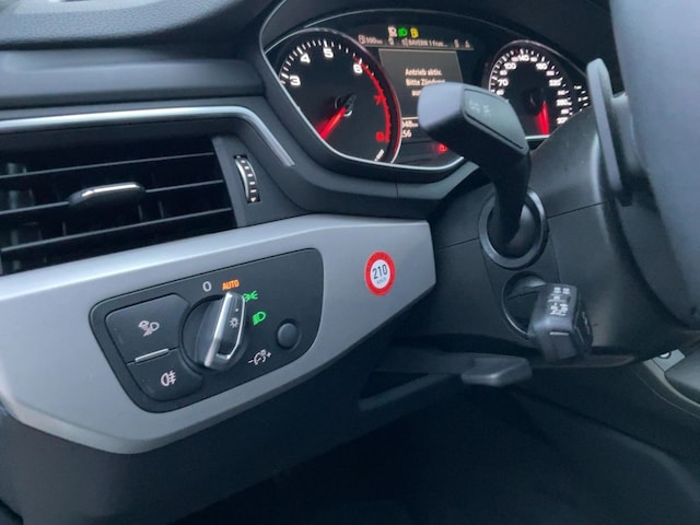 Audi A4 35 TFSI Avant S-Tronic