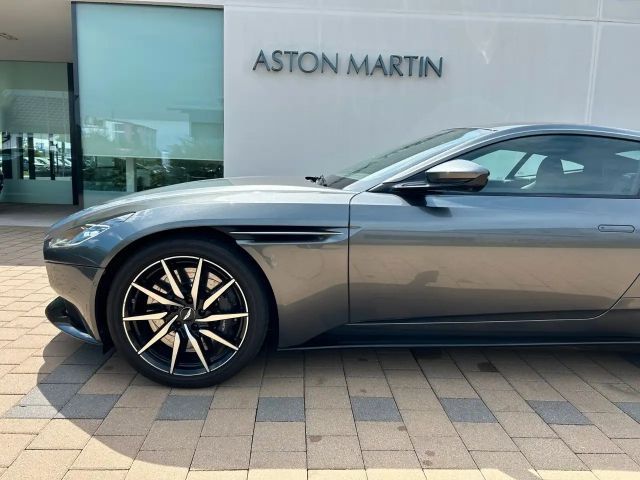 Aston Martin DB11 V8