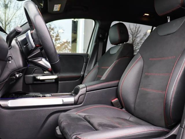 Mercedes-Benz GLB 220 4MATIC AMG Line