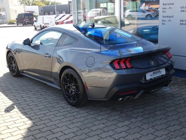 Ford Mustang Fastback GT 5.0 V8