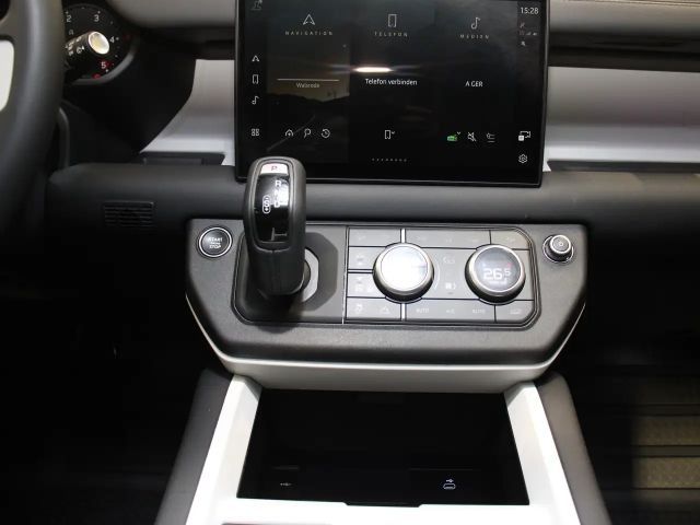 Land Rover Defender 110 D300 Dynamic SE