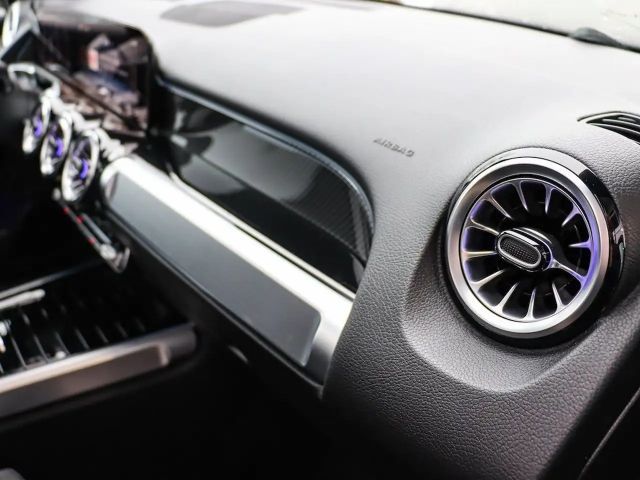 Mercedes-Benz GLB 200 AMG Line